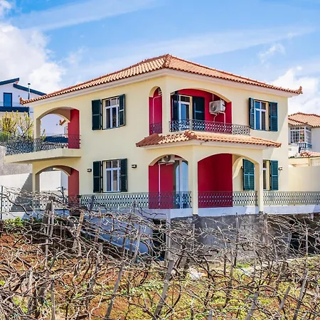 Vineyard By Homie Holiday home Camara de Lobos